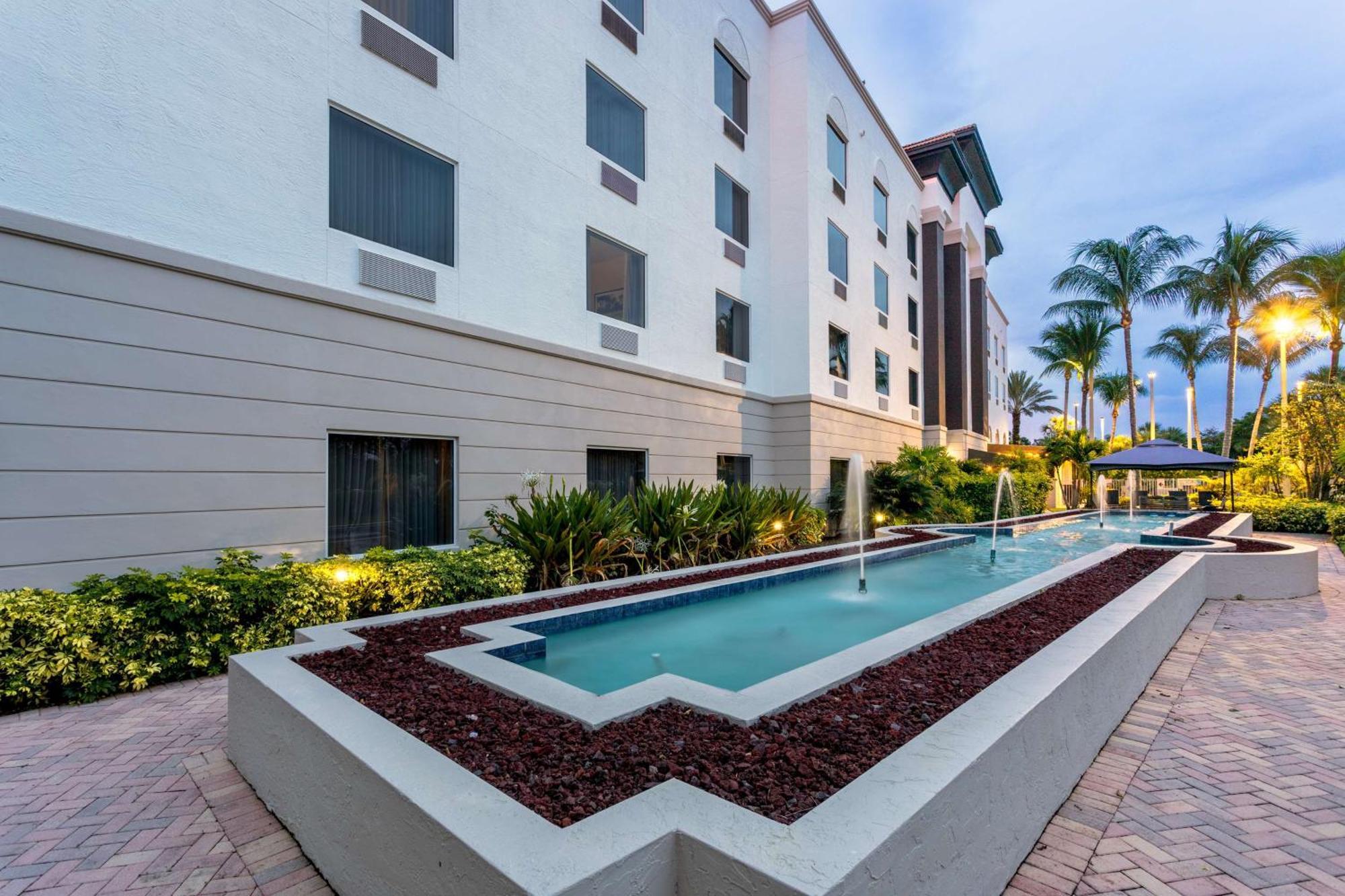 Hampton Inn&Suites Wellington Royal Palm Beach Exterior foto